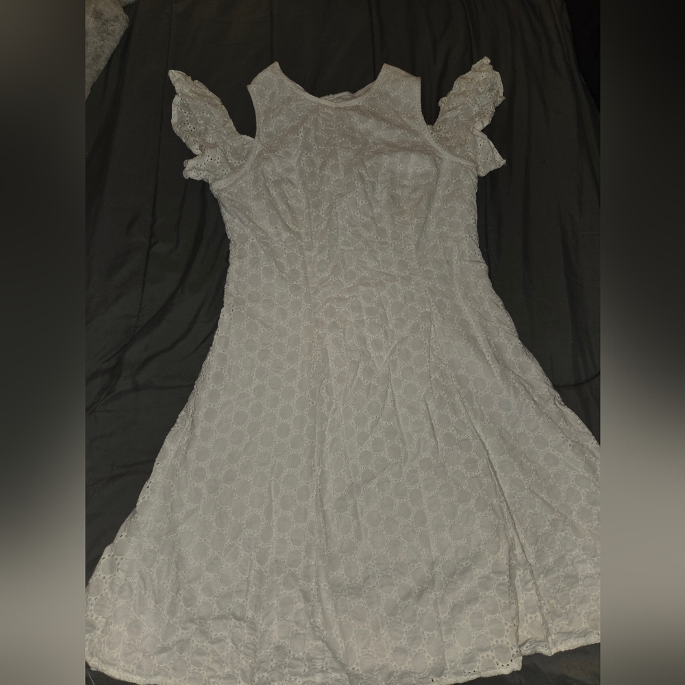 !!Maggy London Classic White Dress